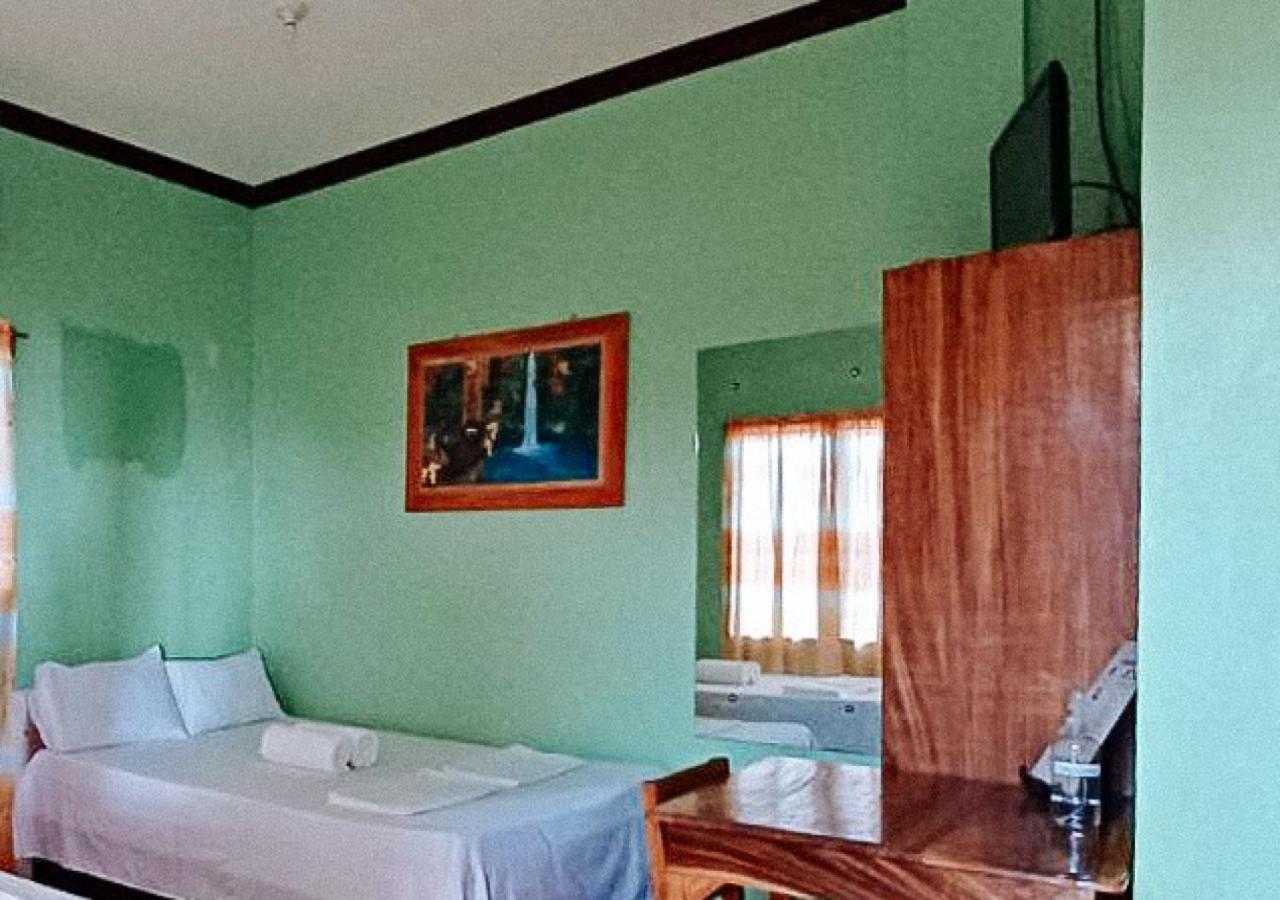 Reddoorz At July'S Haven Seaside Pension Camiguin Мамбахао Екстер'єр фото